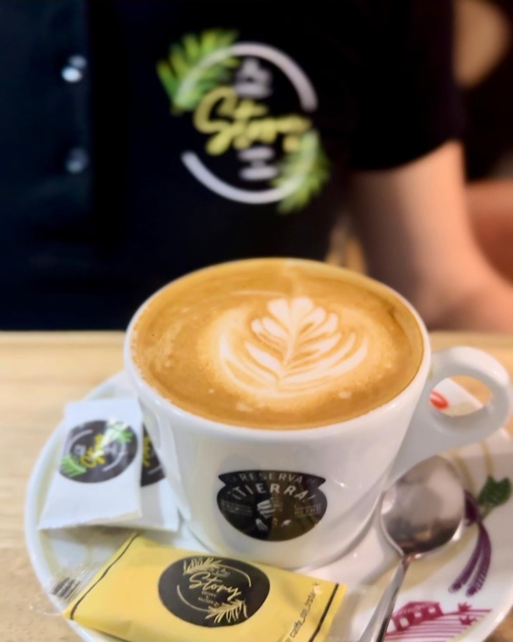 Latte art u šoljici — vrhunska kafa u Caffe Story
